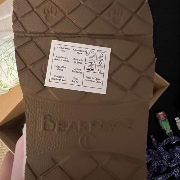 brand new bear paw slippers nwt - Picture 3 of 6